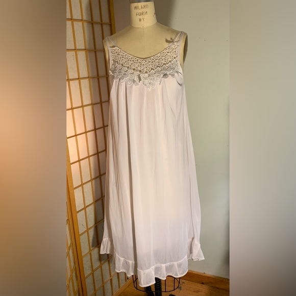 Old looking slip dress - Picture 1 of 7